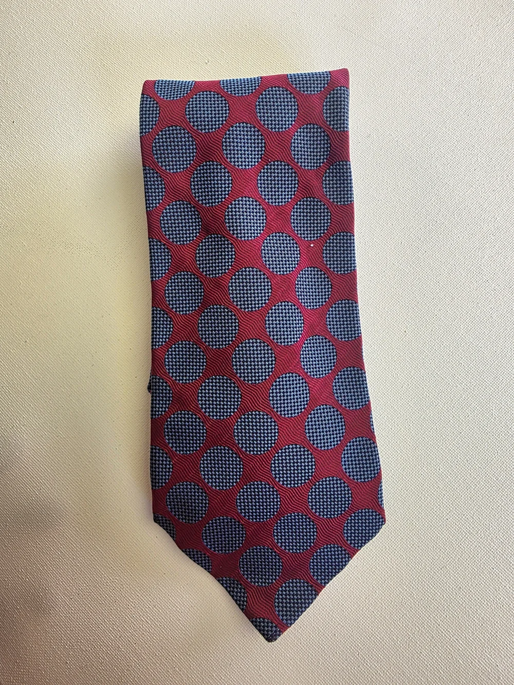 Authentic Gucci Silk Tie with Blue Polka Dot Pattern Modern Design